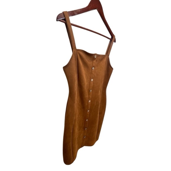 IRIS Suede Mini Dress with button detail
Size L - Picture 6 of 13